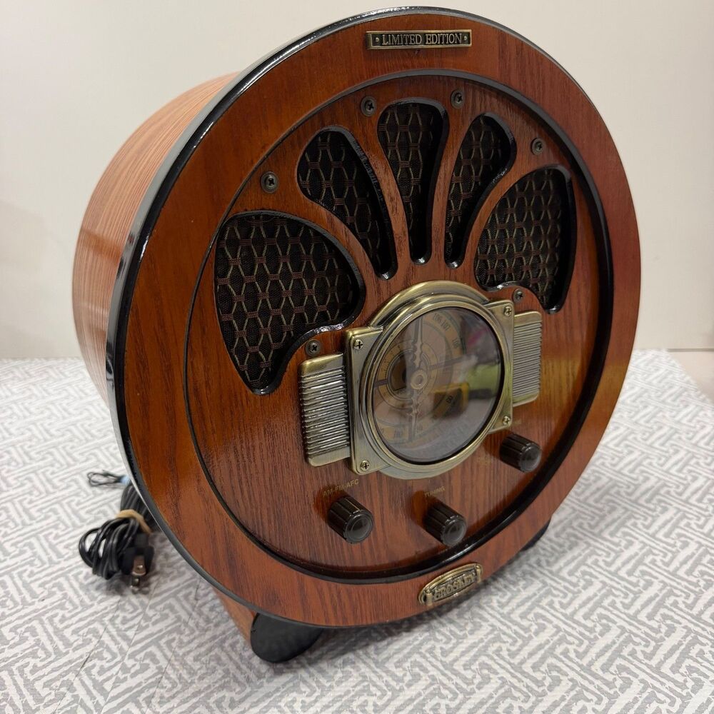 Vintage Crosley CR 36 Round Wooden Radio Collector's Edition AM/FM Cassette 1998